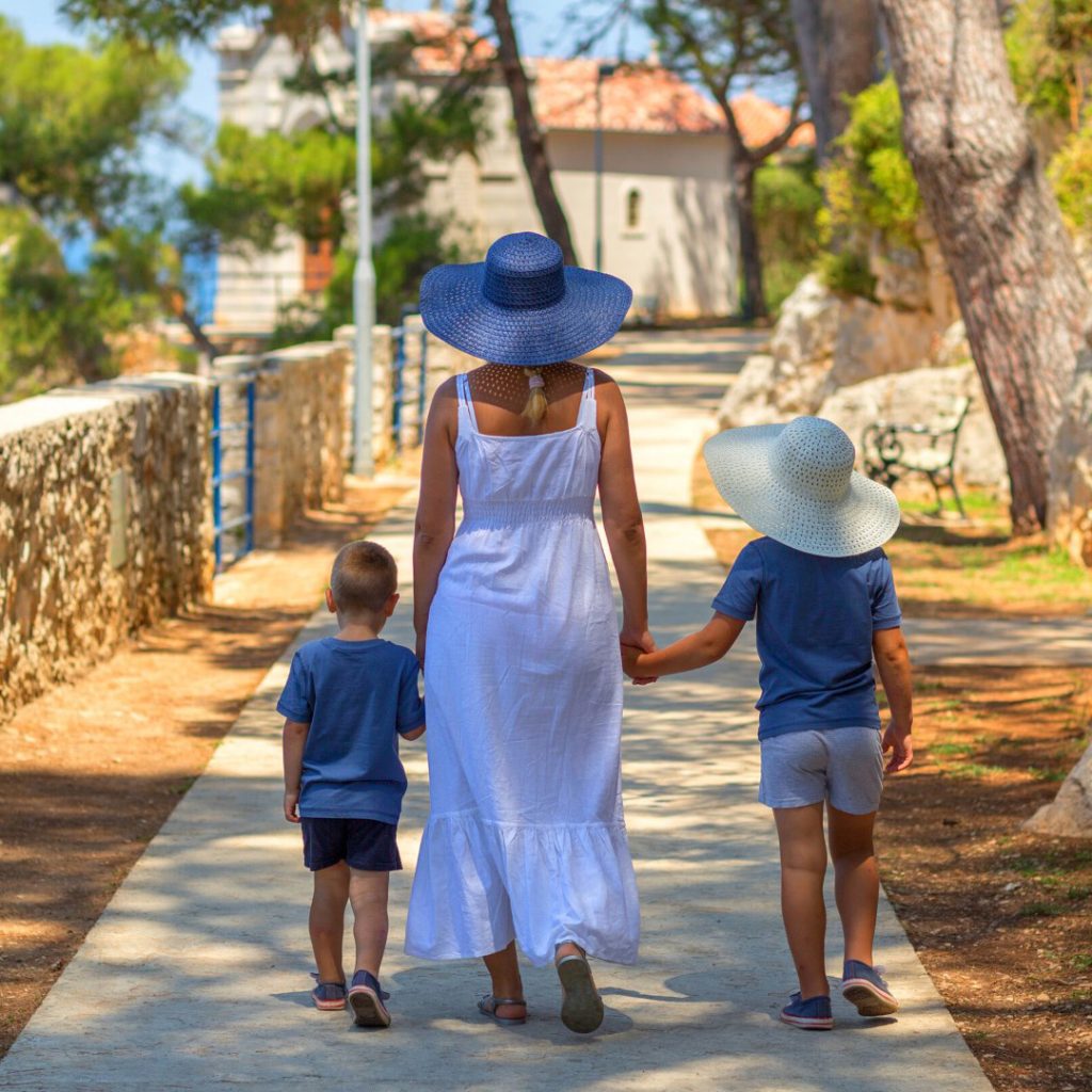 Pourquoi partir avec les Ptits Covoyageurs pour des vacances en famille réussie ?