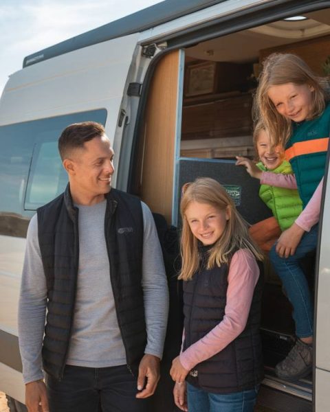« Voyager en famille en van aménagé : conseils pratiques et itinéraires incontournables »