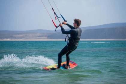Kitesurf Lisbonne : les meilleurs spots pour une aventure en famille
