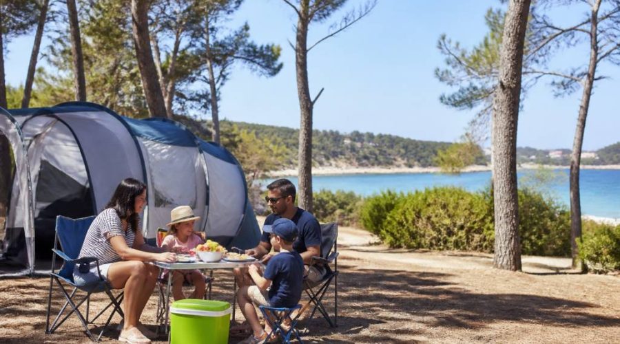 Camping vacaf méditerranée : les meilleures adresses pour des vacances en famille au bord de la mer