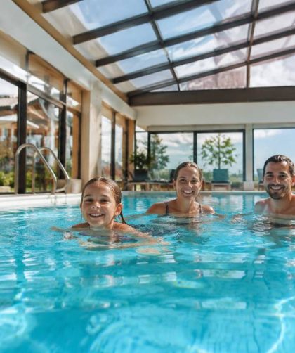 Résidence piscine intérieure : les meilleures adresses pour des vacances en famille en France