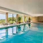 Hôtel avec piscine intérieure chauffée en Normandie : les meilleures adresses pour un séjour en famille