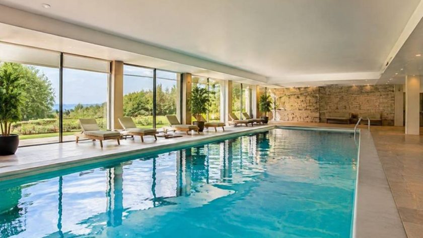 Hôtel avec piscine intérieure chauffée en Normandie : les meilleures adresses pour un séjour en famille