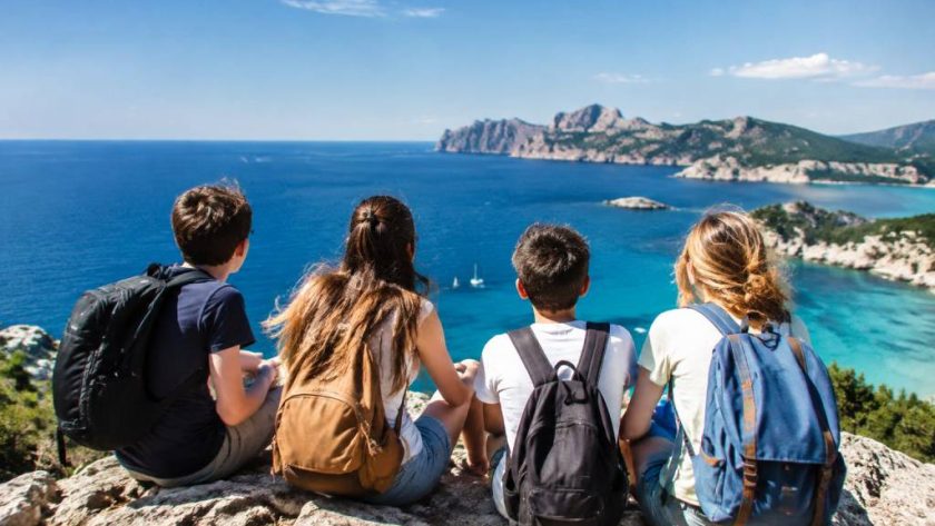 Vacances avec ados : les meilleures destinations et activités en famille