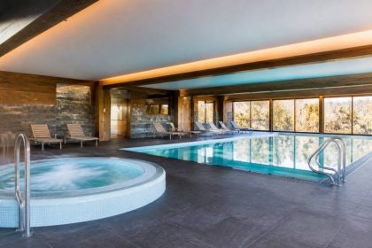 Hôtel avec piscine intérieure : les meilleures adresses pour des vacances en famille