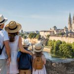 Agence de voyage Chartres : comment organiser des vacances en famille réussies